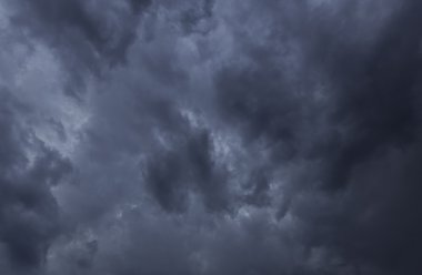 daha önce bir fırtına karanlık fırtınalı bulutlar