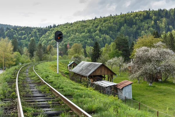 Σιδηρόδρομος Στο Γιαρέμς Στην Περιοχή Καρπάθια Ουκρανία Ταξιδιωτικοί Προορισμοί Ουκρανία — Φωτογραφία Αρχείου