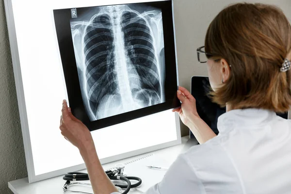 Pulmonologist Therapist Examining Ray Lungs Health Care Medical Insurance Concept — Stock Photo, Image