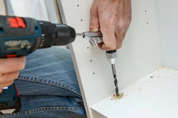 Carpenter Using Angle Drilling Bit Adapter Furniture Making Process Carpentry — Stockfoto