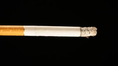 Sigara İçilmeyen makro üzerine siyah izole