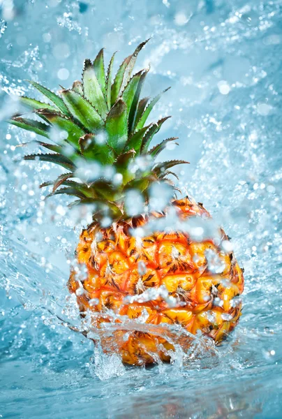 Fresh pineapple — Stock Photo, Image