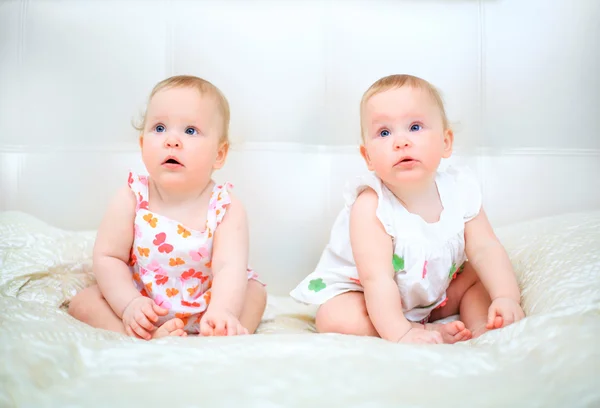 Één jaar oude baby meisjes — Stockfoto