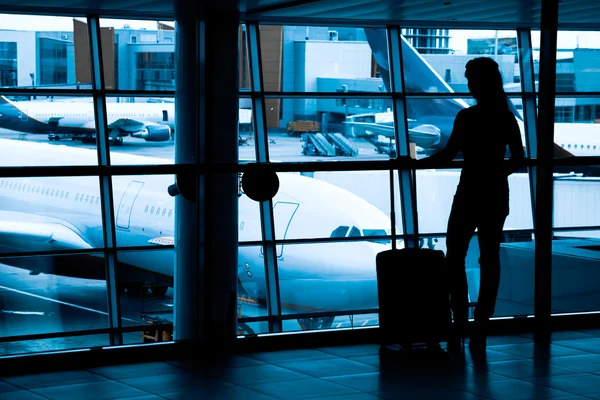 Passagiere am Flughafen — Stockfoto