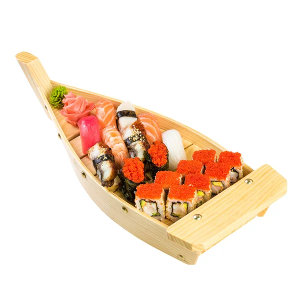 Sushi-Rolle auf weißem Hintergrund — Stockfoto