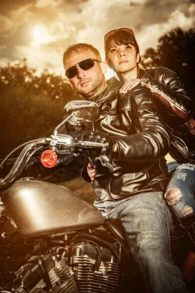 Biker paar — Stockfoto