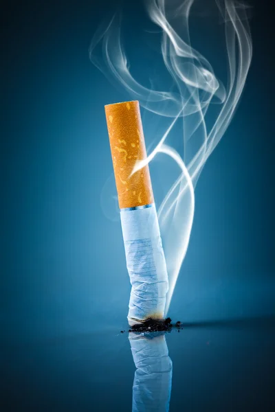 Rabo de cigarro - Não fumar . — Fotografia de Stock