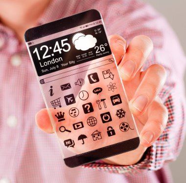 insan elinde şeffaf ekranlı akıllı telefon.