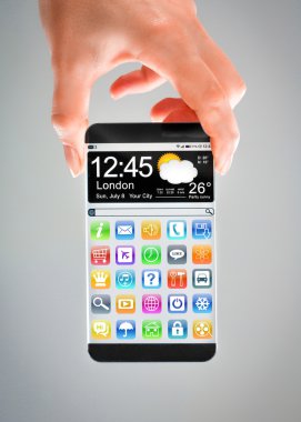insan elinde şeffaf ekranlı akıllı telefon.