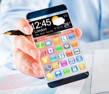 insan elinde şeffaf ekranlı akıllı telefon.