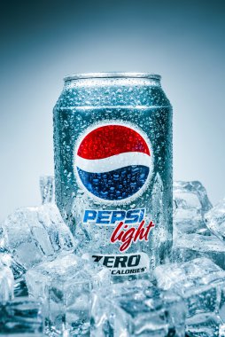 pepsi cola lignt can.