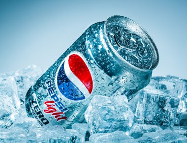 pepsi cola lignt can.