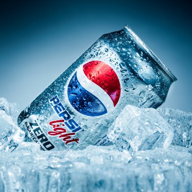 pepsi cola lignt can.