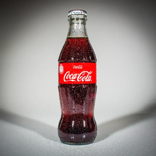 Flaska med Coca-Cola. — Stockfoto