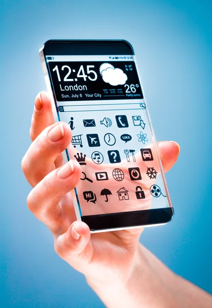 Smartphone s průhlednou obrazovkou v lidských rukou. — Stock fotografie