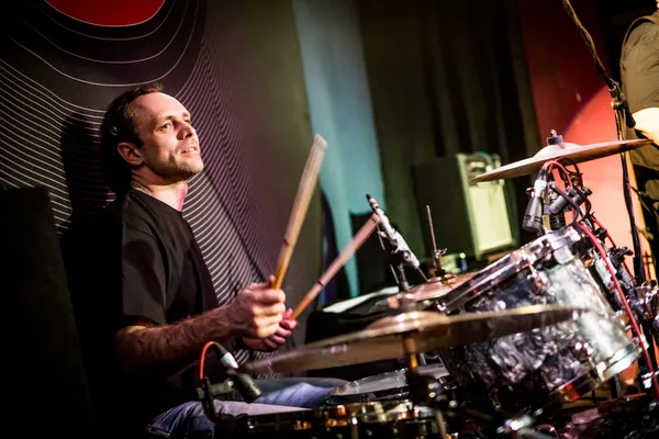 Playing drums — Stock Photo, Image