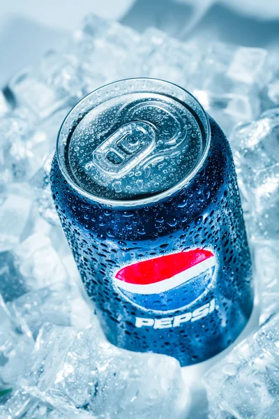 Kan av pepsi cola. — Stockfoto