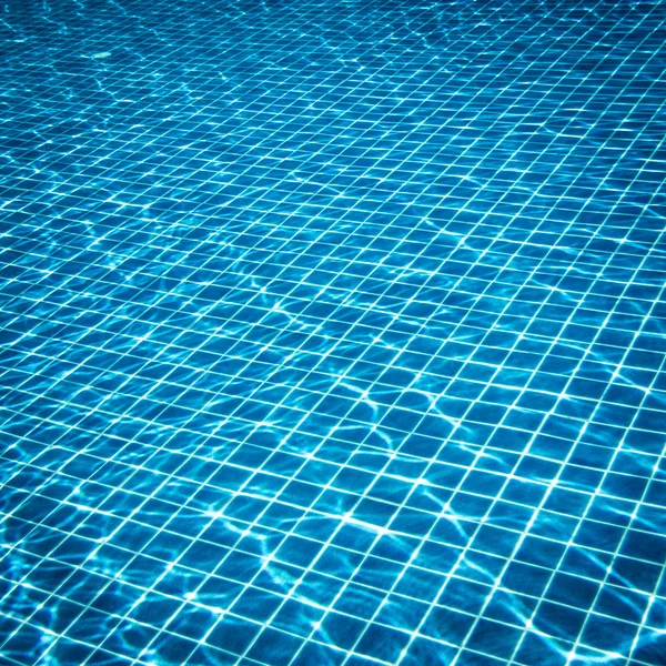 Foto de Água em uma piscina — Fotografia de Stock