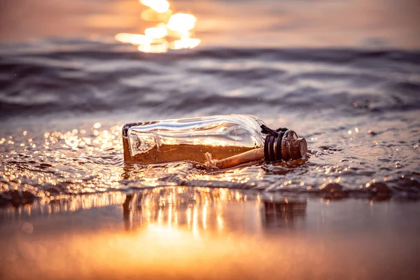 Message Bottle Sun Setting — Stock Photo, Image