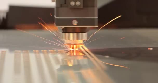 Cnc Corte Por Láser Metal Tecnología Industrial Moderna Fabricación Detalles — Vídeo de stock