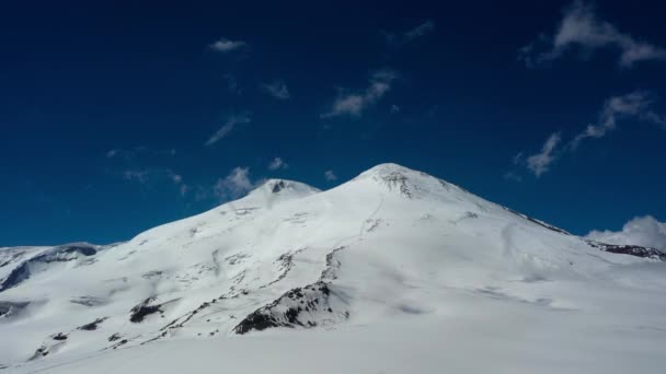 비행기를 러시아의 코카서스 산맥에 아름다운 바라보고 있습니다 코카서스 의서쪽에 위치해 — 비디오
