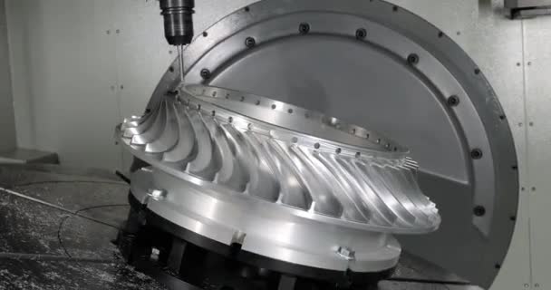 Mașină Frezat Cnc Tăierea Tehnologiei Moderne Prelucrare Metalelor Efectuarea Detaliilor — Videoclip de stoc