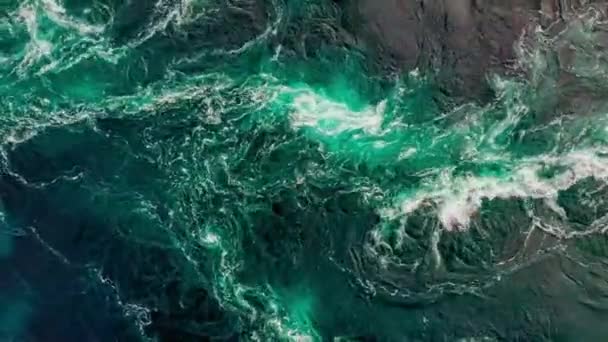 Vlny Vody Řeky Moře Setkávají Během Přílivu Odlivu Whirlpools Maelstrom — Stock video