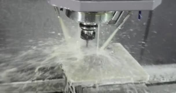 Metaalwerkende Cnc Malenmachine Snijden Van Metaal Moderne Verwerkingstechnologie Making Industrial — Stockvideo