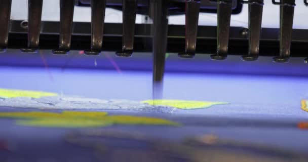 Automatikus Ipari Varrógép Digitális Mintával Történő Varráshoz Modern Textilipar — Stock videók