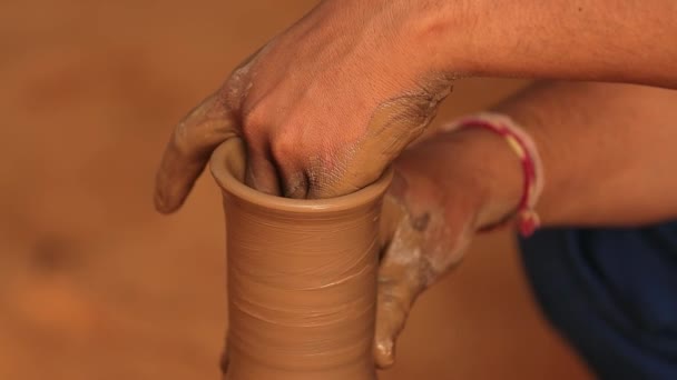Potter Trabalho Faz Pratos Cerâmica Índia Rajastão — Vídeo de Stock
