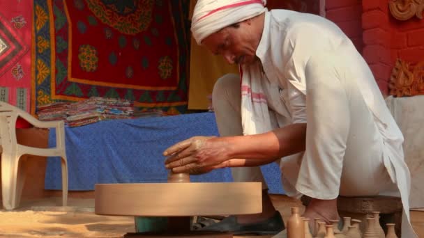 Πότερ Φτιάχνει Κεραμικά Πιάτα Ινδία Ρατζαστάν — Αρχείο Βίντεο