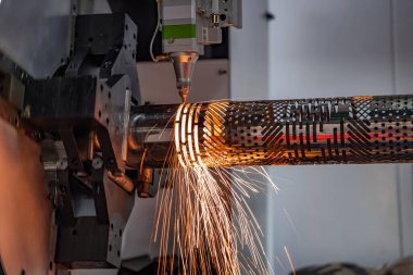 CNC lazer kesimi, modern endüstriyel teknoloji Endüstriyel Detaylar Yapıyor. Lazer optik ve CNC (bilgisayar sayısal denetimi) malzemeyi veya lazer ışınını yönlendirmek için kullanılır..