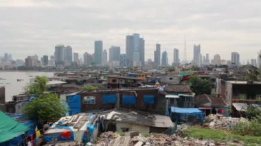 Dhobi Ghat (Mahalaxmi Dhobi Ghat), Hindistan 'ın Mumbai şehrinde bulunan bir açık hava çamaşırhanesidir. Dhobi olarak bilinen çamaşır makineleri Mumbai 'deki otel ve hastanelerden temiz çamaşır ve çarşaf almak için açıkta çalışırlar..