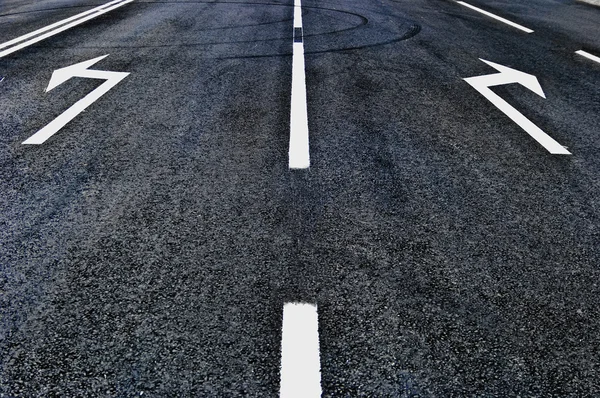 Direcção da estrada de asfalto — Fotografia de Stock