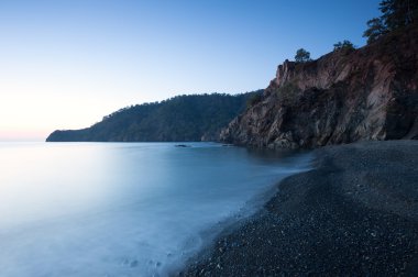 Güneş doğmadan önce deniz manzarası