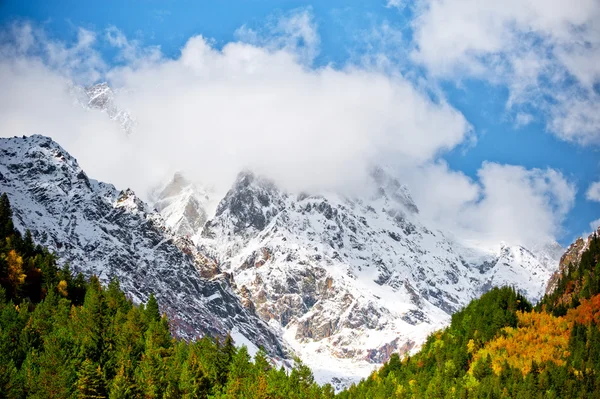 Гірський пейзаж - стокове зображення — стокове фото