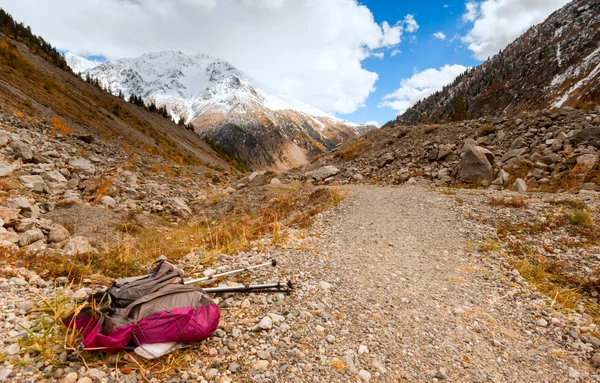 Trekking in montagna — Foto Stock