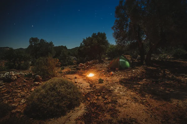 Zelt in der Nacht — Stockfoto