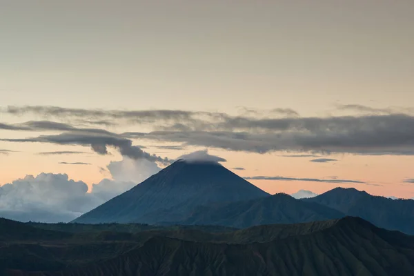 Landschap Zonsopgang Landschap Reizen Prachtige Natuur Vulkaan Semeru — Stockfoto