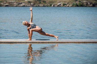 yoga exercises in nature breathing, concentration, Ashtanga Vinyasa