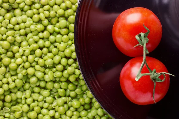 Tomaten und Erbsen — Stockfoto