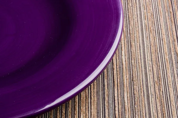 Violet plate — Stock Photo, Image