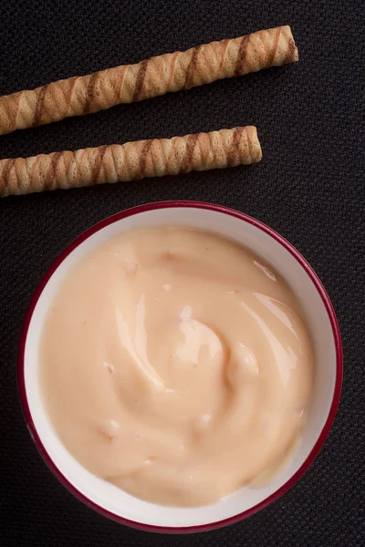 Вафли и йогурт — стоковое фото