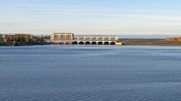 Uglich hydroelectric power plant on the Volga — Stock Photo, Image