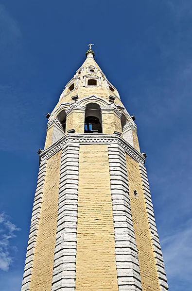 Klokkentoren van de kerk van de Drievuldigheid in Elburg — Stockfoto
