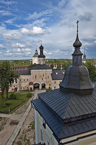 Inner courtyard of Kirillo-Belozersky monastery. Top view — Stock Photo, Image