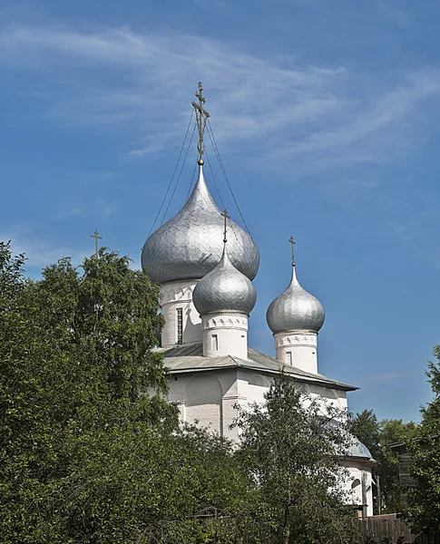 Mariä Himmelfahrt-Kirche in Belozersk — Stockfoto