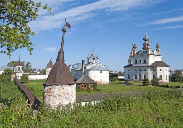 Ortodoxa kloster av ärkeängeln michael i yuriev-polsky — Stockfoto