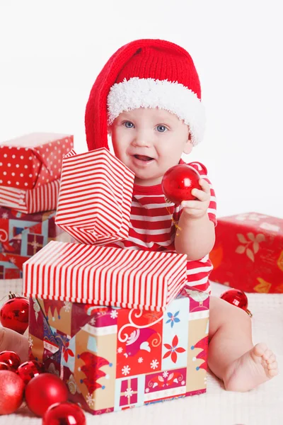 Cadeaux de bébé la nuit de Noël — Photo