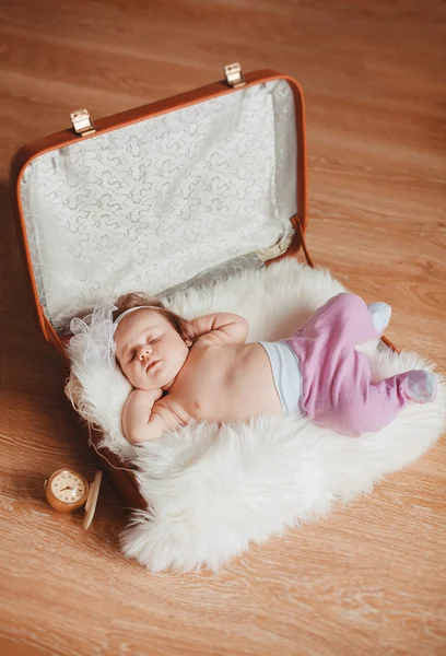 Beautiful mother and beautiful babe — Stock Photo, Image